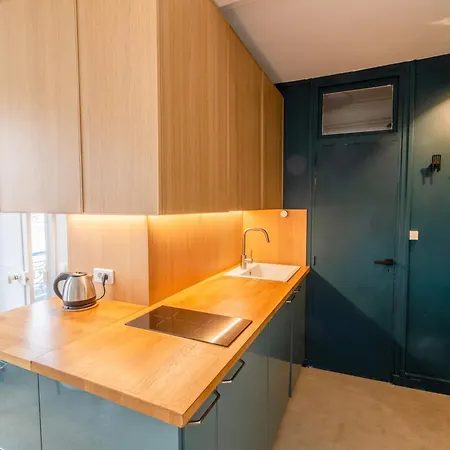 Apartment D'architecte @ Pere Lachaise Paris