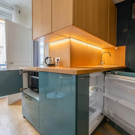 D'architecte @ Pere Lachaise Apartment *