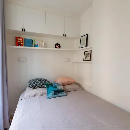 D'architecte @ Pere Lachaise Apartment